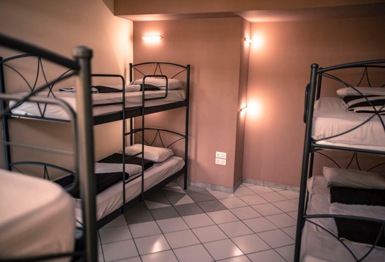 As-City Hostel Atene Esterno foto