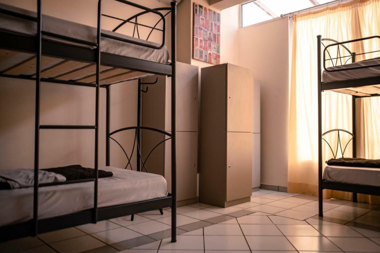 As-City Hostel Atene Esterno foto