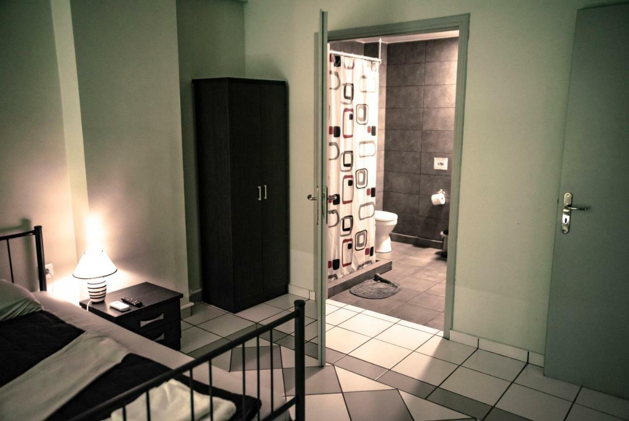 As-City Hostel Atene Esterno foto